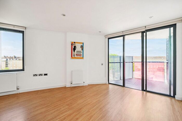 2 Bedroom Flat For Sale In Cubitt Court, Park Village East, London, NW1