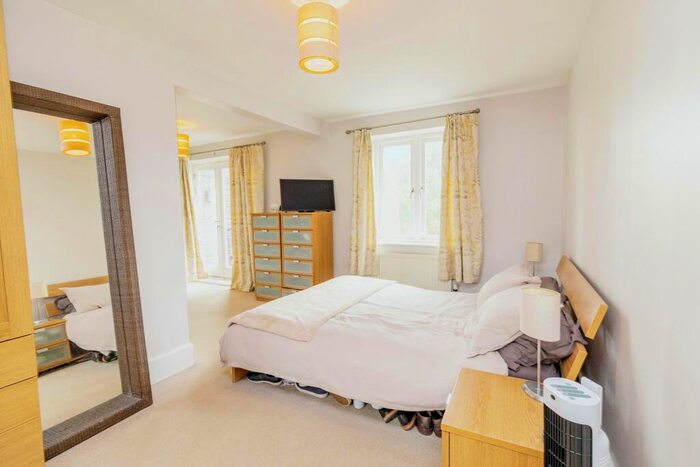 6 Bedroom Detached House For Sale In Kingswear Drive, Milton Keynes, MK10