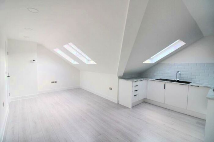 2 Bedroom Flat To Rent In Grimston Gardens, Folkestone, CT20