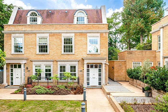 4 Bedroom Detached House For Sale In Ridgewood, Brooklands Road, Weybridge, Surrey, KT13