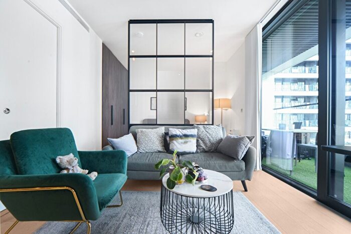 Studio To Rent In Bagshaw Building, E14