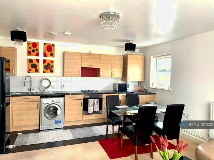 2 Bedroom Flat To Rent In Erskine Road, London, E17