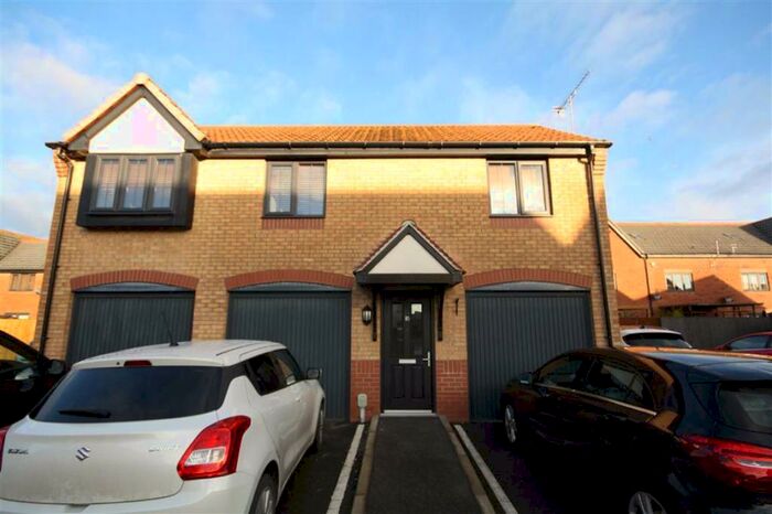 2 Bedroom Flat To Rent In College Gardens, Hull, HU3