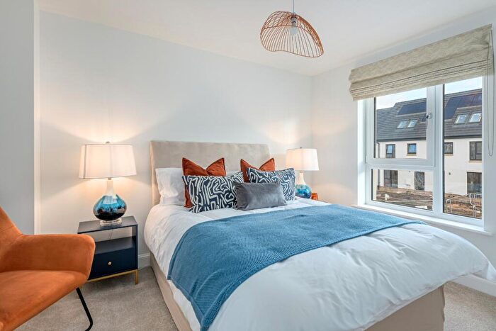 3 Bedroom End Of Terrace House For Sale In Morris Drive, Holytown, Motherwell, South Lanarkshire, ML1