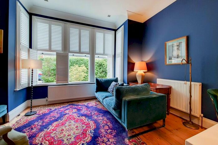 1 Bedroom Flat To Rent In King's Road, Richmond, TW10