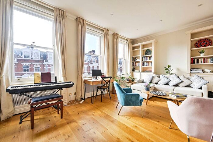 2 Bedroom Flat To Rent In Bramham Gardens, Earls Court, London, SW5