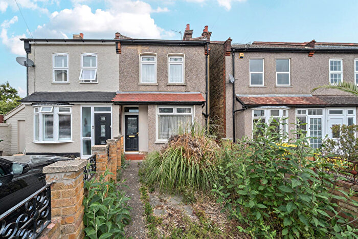 3 Bedroom Semi-Detached House For Sale In Woodside Crescent, Sidcup, DA15