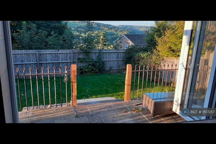 3 Bedroom Semi-Detached House To Rent In Clare Court, Stroud, GL5