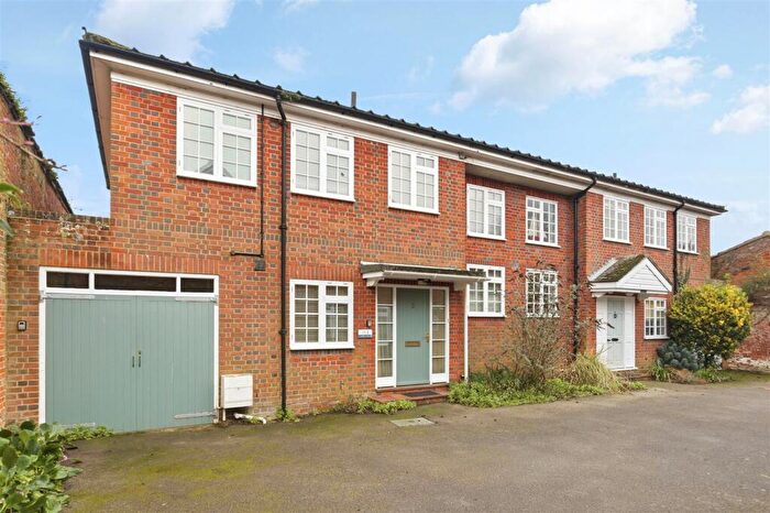 2 Bedroom Mews For Sale In Manor Farm Close, Southwold, IP18
