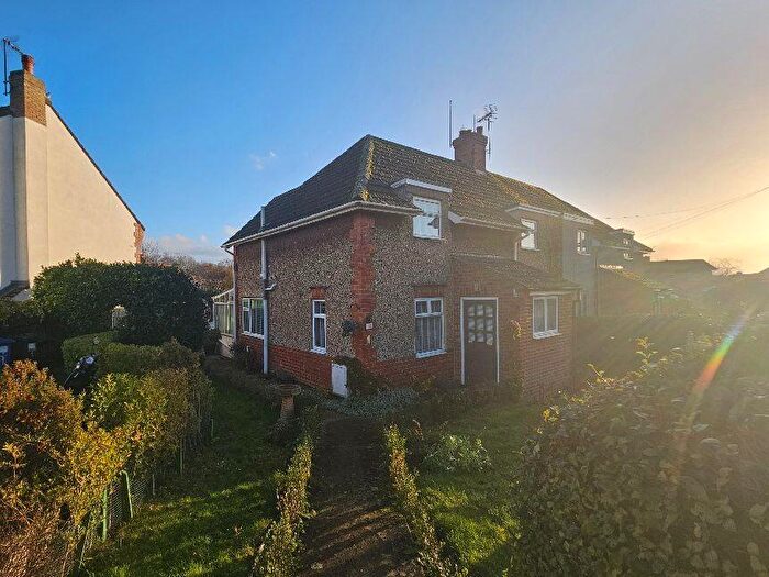 2 Bedroom Detached House To Rent In Astrop Gardens, Kings Sutton, Banbury, OX17