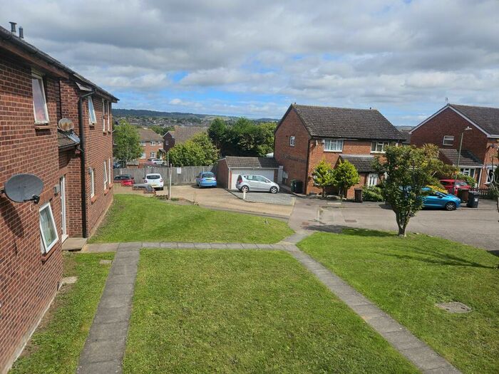 Flat To Rent In Longham Copse, Downswood, ME15