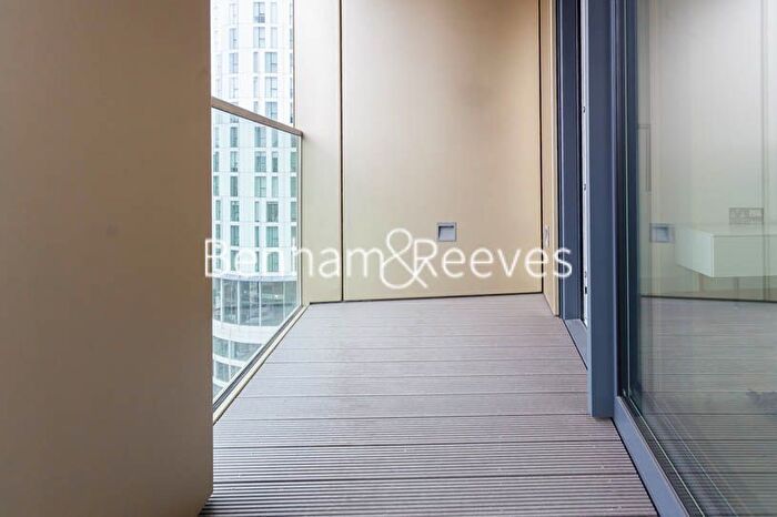 2 Bedroom Flat To Rent In Wandsworth Road, London, SW8