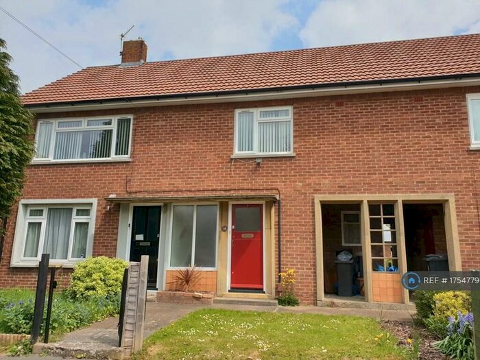 2 Bedroom Flat To Rent In Southmead, Bristol, BS10