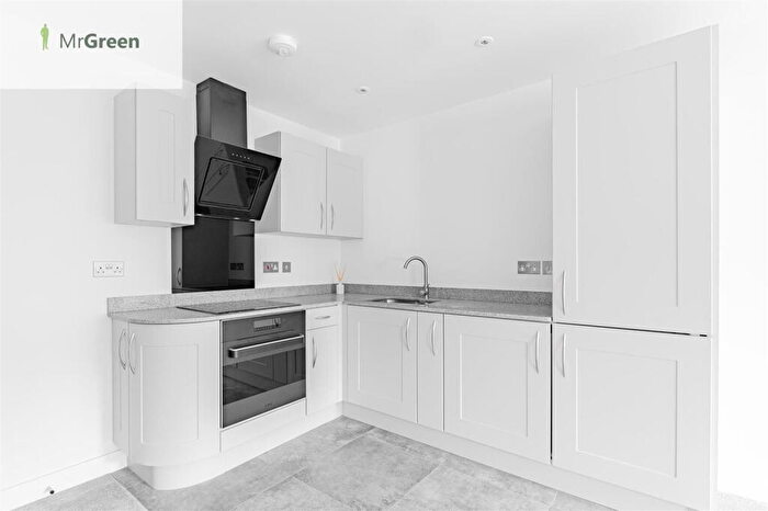 1 Bedroom Flat To Rent In Church Street, Christchurch, BH23