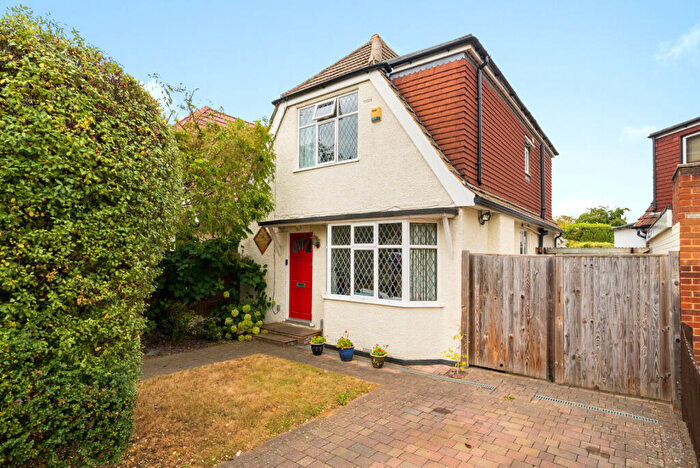 4 Bedroom Detached House For Sale In Cottimore Crescent, Walton-On-Thames, KT12
