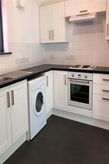 1 Bedroom Flat To Rent In Hammermans Entry, EH8