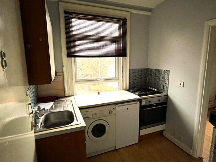 1 Bedroom Flat For Sale In Flat, , Biscot Road, Bedfordshire, LU3