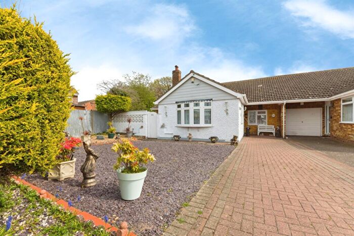 3 Bedroom Semi-Detached Bungalow For Sale In Jubilee Avenue, Clacton-On-Sea, CO16