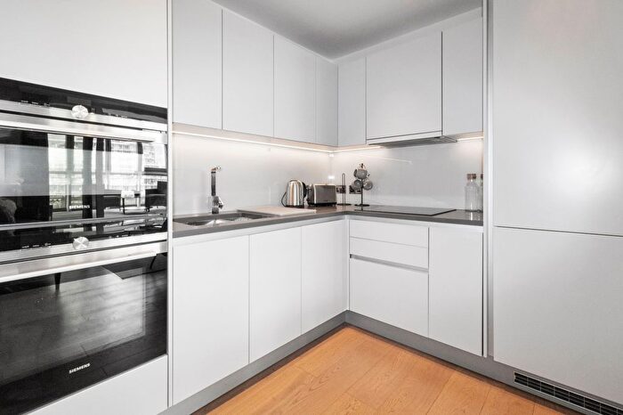 2 Bedroom Flat To Rent In Sopith Way, London, Greater London, SW11