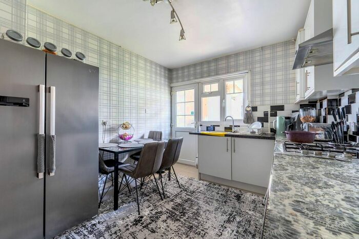 2 Bedroom Flat For Sale In Alexandra Avenue, South Harrow, Harrow, HA2