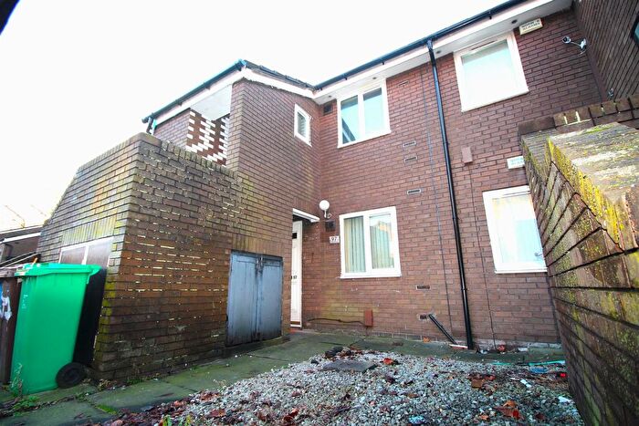 2 Bedroom Maisonette For Sale In Bellott Street, Manchester, M8