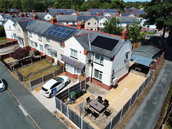 3 Bedroom End Of Terrace House For Sale In Plas Gwyn, Wrexham, LL12