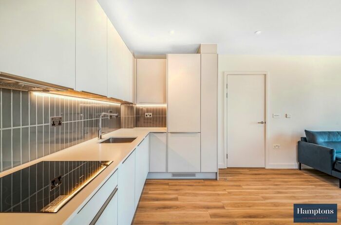 3 Bedroom Flat To Rent In George Street, Croydon, CR0