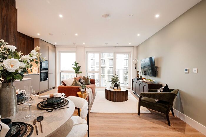 1 Bedroom Flat For Sale In Bow Common Lane, London, E3