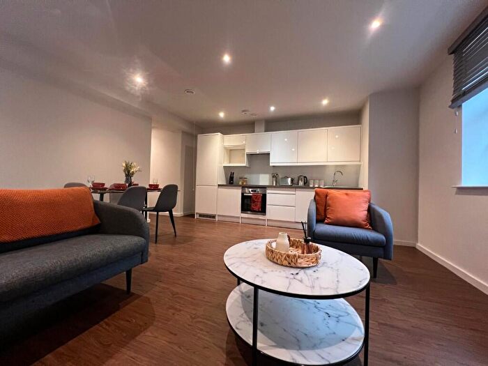 2 Bedroom Flat To Rent In Park House Victoria Road, Leeds, West Yorkshire, LS6