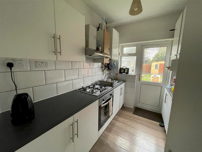 Semi-Detached House To Rent In Cromwell Road, Hounslow, TW3
