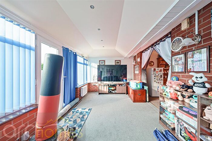 2 Bedroom Semi-Detached Bungalow For Sale In Cromer Drive, Atherton, Manchester, M46