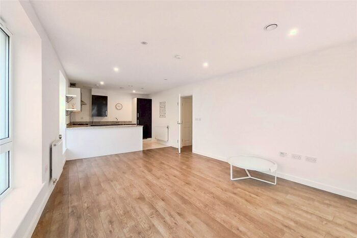 2 Bedroom Flat For Sale In William Court, Greenwich High Road, SE10