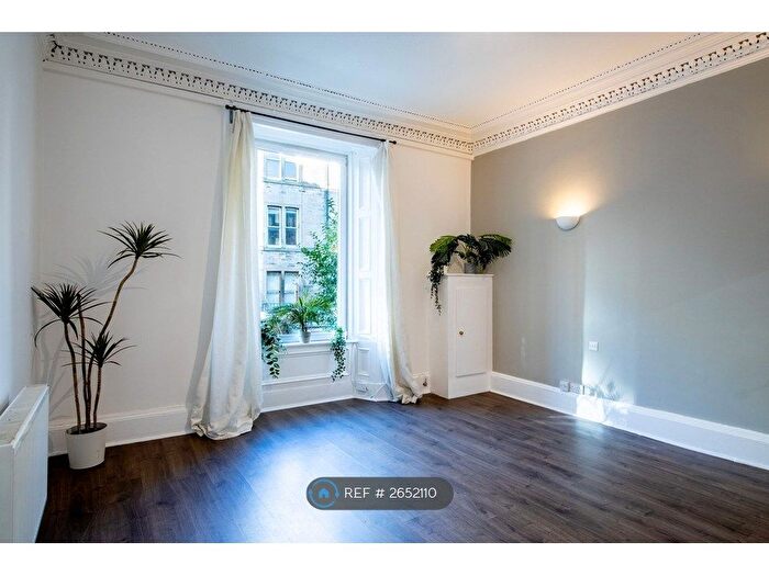 2 Bedroom Flat To Rent In Blackwood Crescent, Edinburgh, EH9