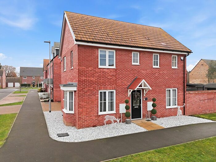 3 Bedroom Detached House For Sale In Waring Avenue, Heybridge, CM9