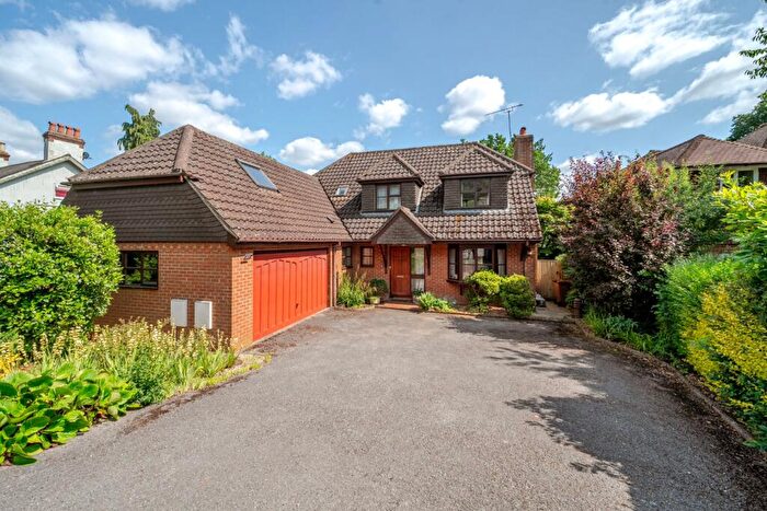 4 Bedroom Detached House For Sale In Alma Lane, Farnham, Surrey, GU9