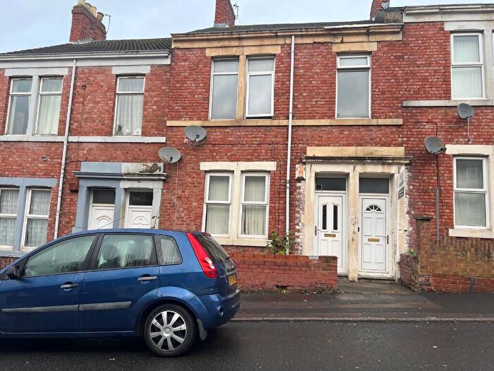 3 Bedroom Flat To Rent In Northbourne Street, Gateshead, Tyne And Wear, NE8