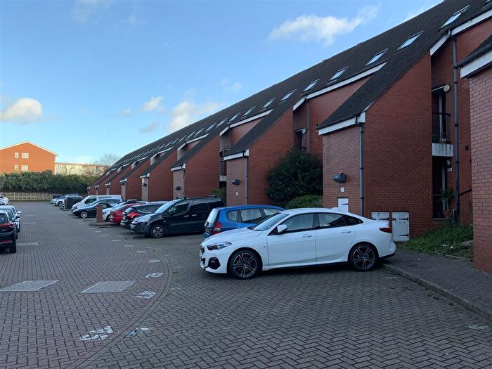 2 Bedroom Maisonette To Rent In Netteswell Orchard, Harlow, Essex, CM20