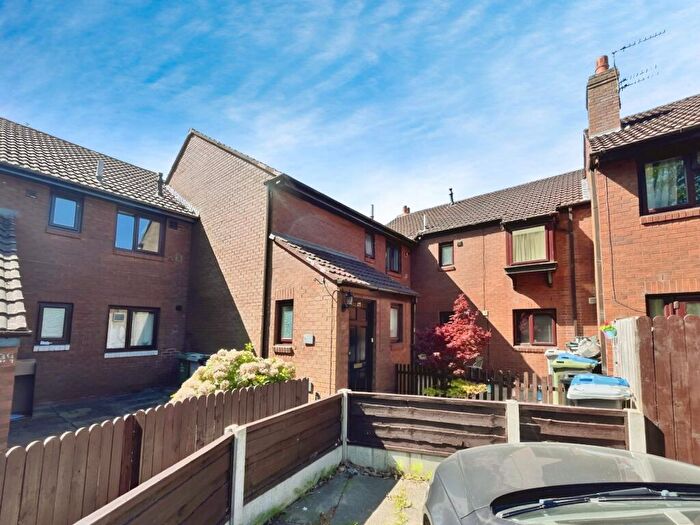 1 Bedroom Apartment To Rent In Larch Close, Manchester, M23