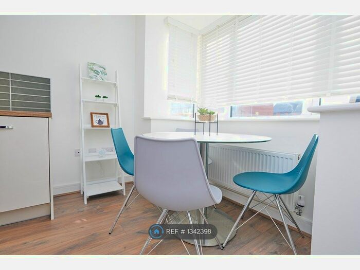 3 Bedroom Semi-Detached House To Rent In Doon Avenue, Derby, DE22