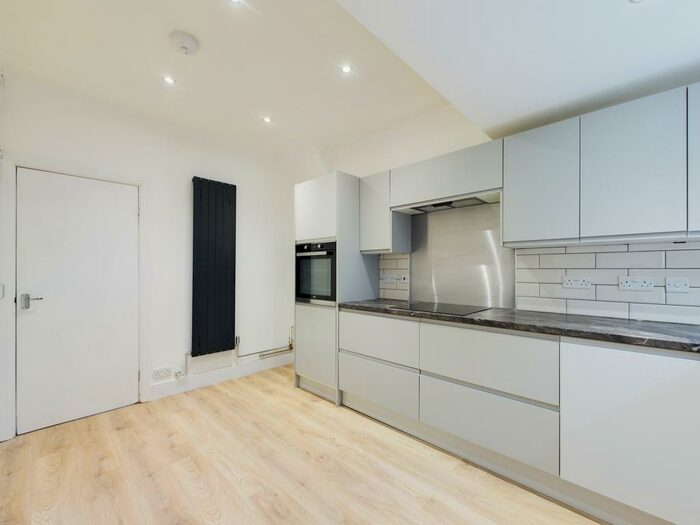 2 Bedroom Terraced House To Rent In Carisbrooke Villas, Reynoldson Street, HU5