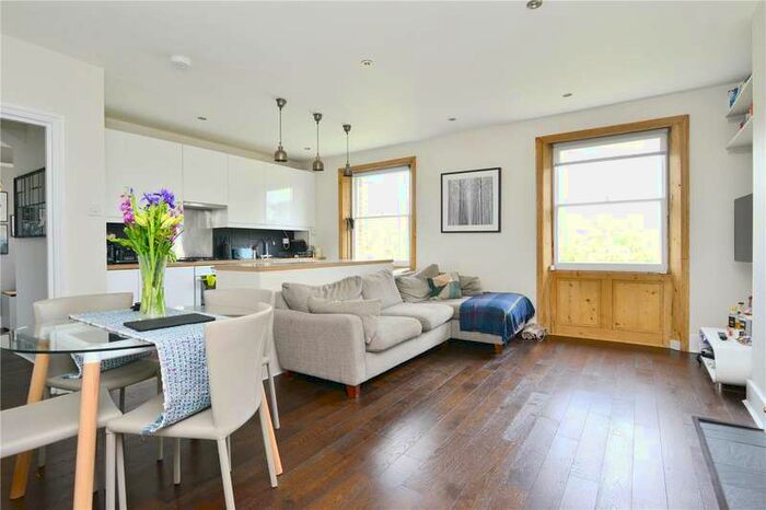 2 Bedroom Flat To Rent In Peckham Rye, East Dulwich, London, SE22