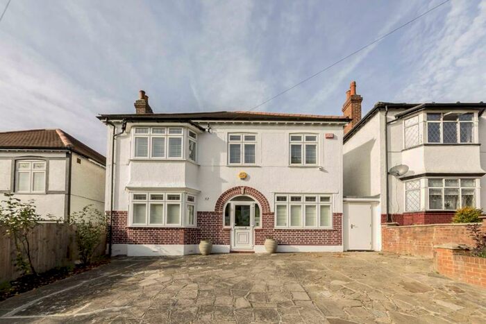 4 Bedroom Detached House To Rent In Downsview Road, Downsview Road, SE19