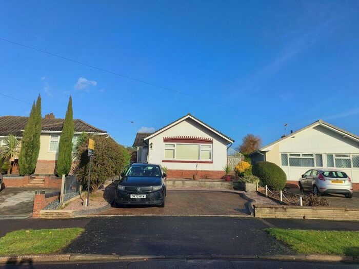 3 Bedroom Bungalow To Rent In Denbigh Drive, Fareham, PO16