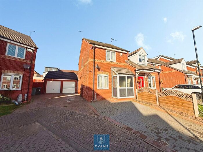 3 Bedroom End Terrace House For Sale In John Shelton Drive, Holbrooks, Coventry, CV6