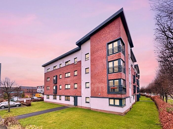 2 Bedroom Flat For Sale In Mulberry Square, Renfrew, PA4