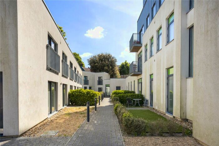 1 Bedroom Apartment To Rent In Panorama House, Vale Road, Portslade, Brighton East Sussex, BN41