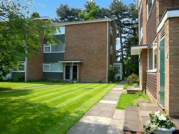 2 Bedroom Maisonette To Rent In Links View, Streetly, B74