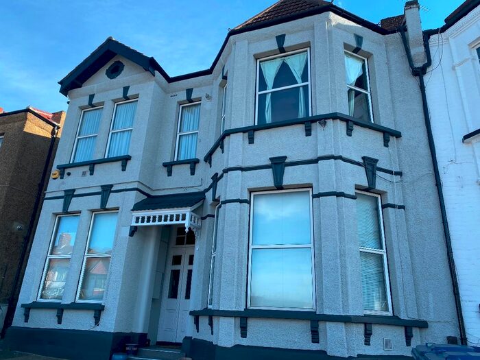 1 Bedroom Flat To Rent In Station Road, London NW4