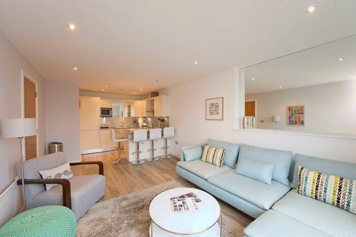 2 Bedroom Apartment To Rent In Horse Shoe Court, Brewhouse Yard, London, EC1V
