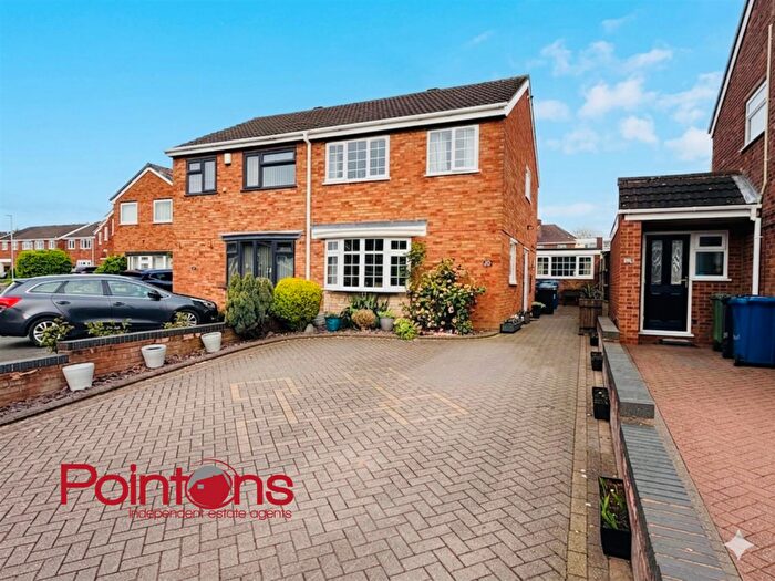 3 Bedroom Semi Detached House For Sale In Marlow Road, Bolehall, Amington, B77